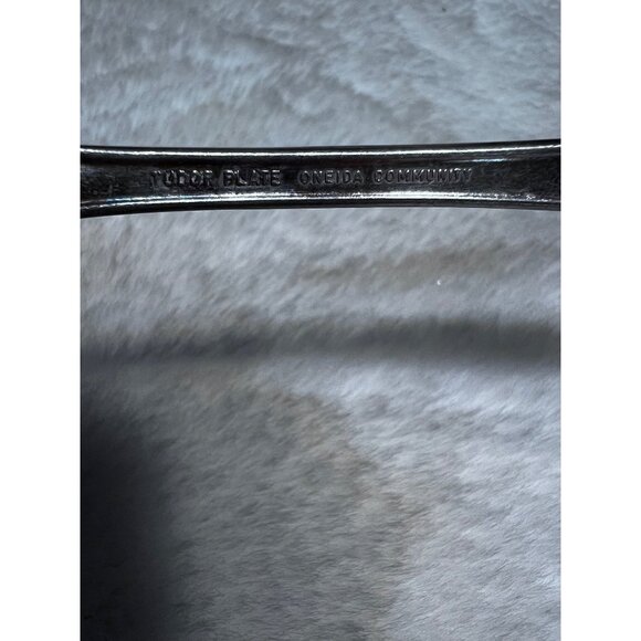 Vintage Oneida Community Tudor Plate Silverware lot - Picture 2 of 4